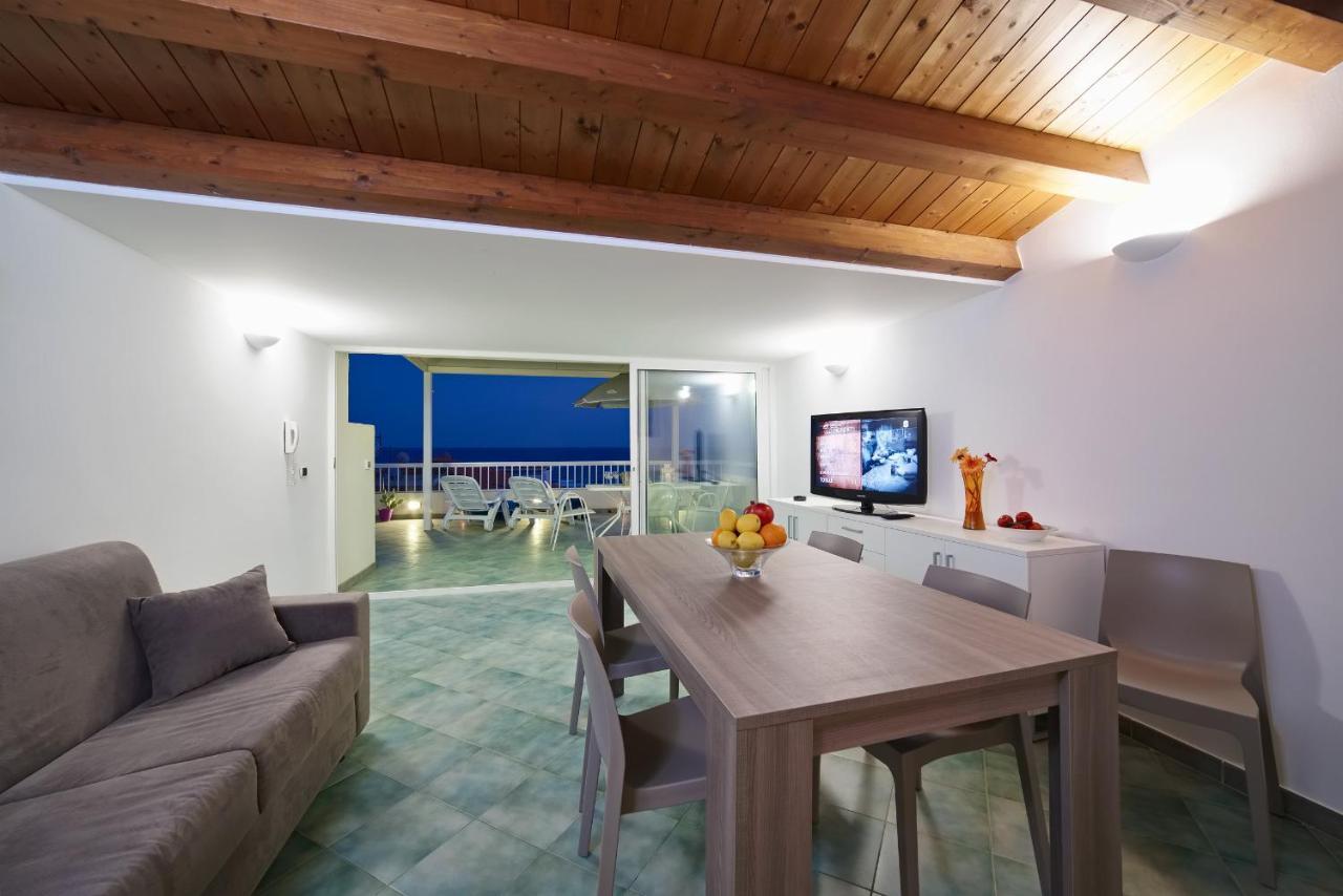 Archimede, Appartamento Con Vista In Centro A Marina Di Ragusa Εξωτερικό φωτογραφία